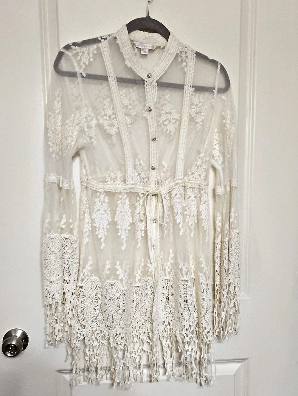 Boston Proper Floral Lace  Kimono Cream Size Medium